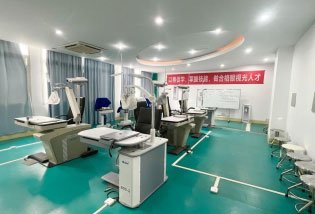 经四川省职业技能鉴定指导中心专家技术