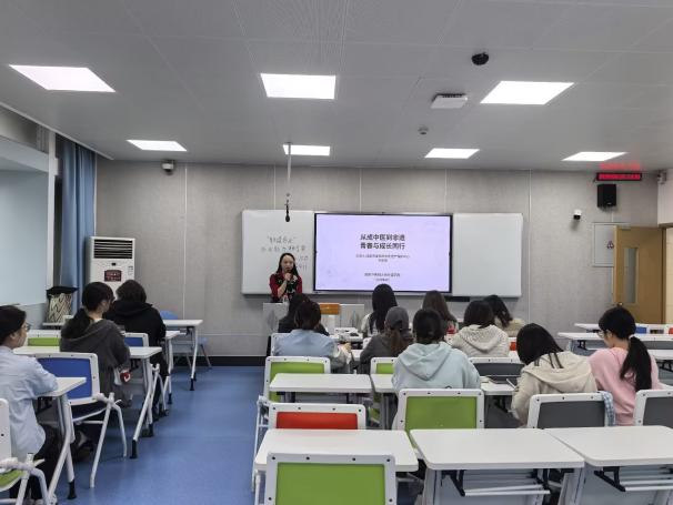 其中“良师筑梦”与“学攀高峰”训练营
